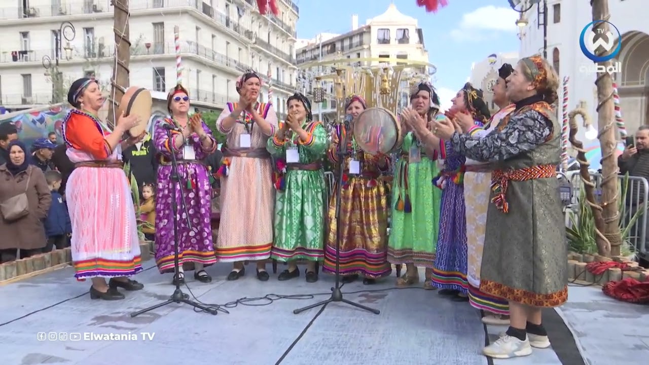 أجواء رائعة في ساحة البريد المركزي بمناسبة إحتفالات يناير