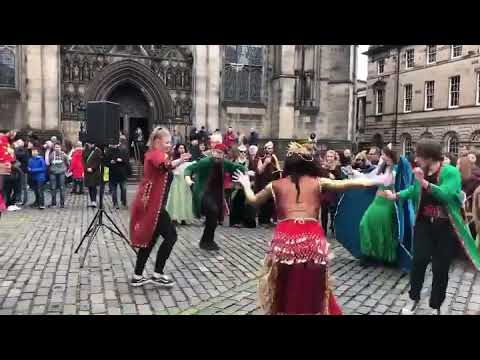 روزجهانی رقص در قلب اسکاتلند باهنرنمایی محسن شریفیان یاداوری سالهای خوش قبل کرونا