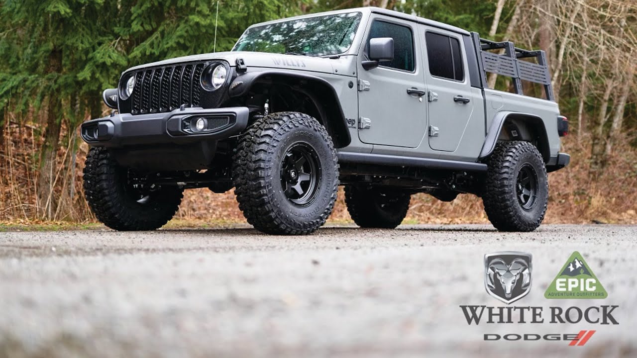 2022 Jeep Gladiator Willys in Sting Grey 3.5" Teraflex Lift, 37