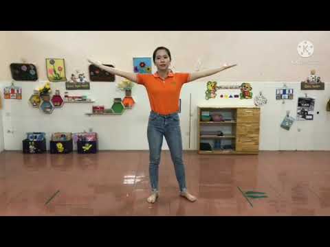 Vận động cơ bản: bật liên tục về phía trước