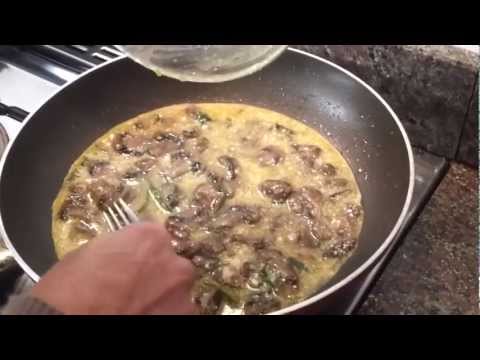 Video: Come Cuocere Una Frittata Di Origano E Funghi