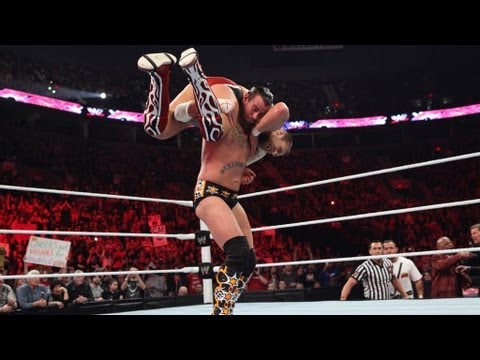 Raw: CM Punk vs. Daniel Bryan - Champion vs. Champion Match