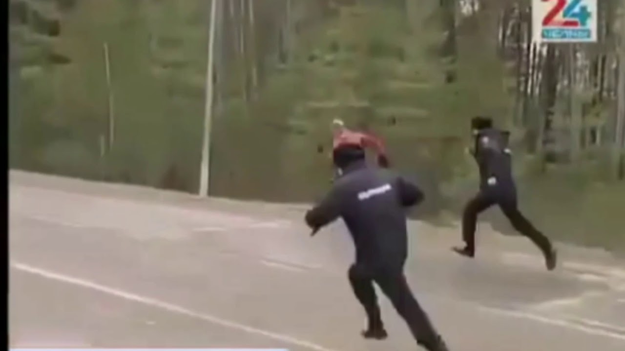 менты бегут. погоня гаи. уходящий милиционер. крутой мент. уходить от полиции.