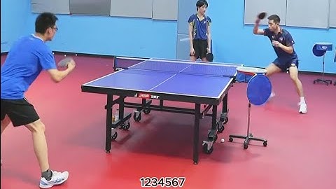 [Table tennis]World champion Zhang Jike demonstrates many details in forehand training.
