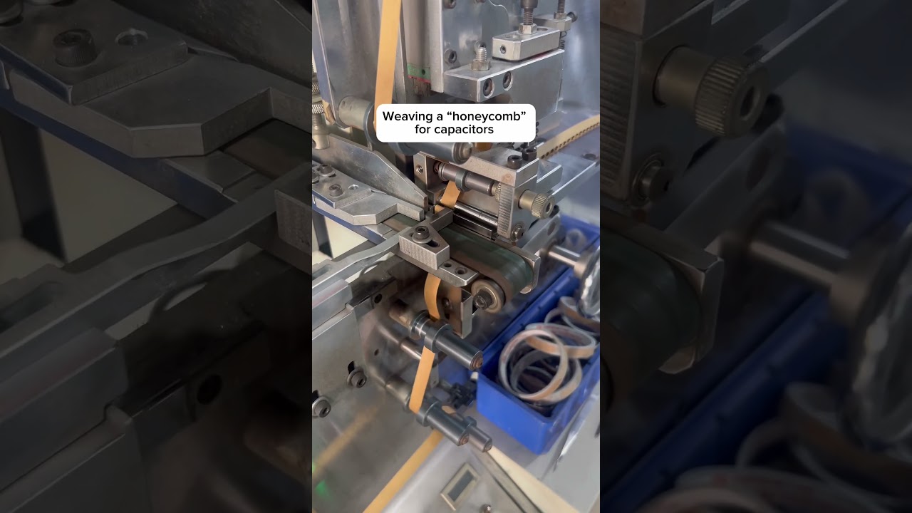 Weaving a “honeycomb” for capacitors 
