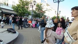 09.05.2024 Brest Belarus... Уличные музыканты/Street musicians... Walks with Victoria