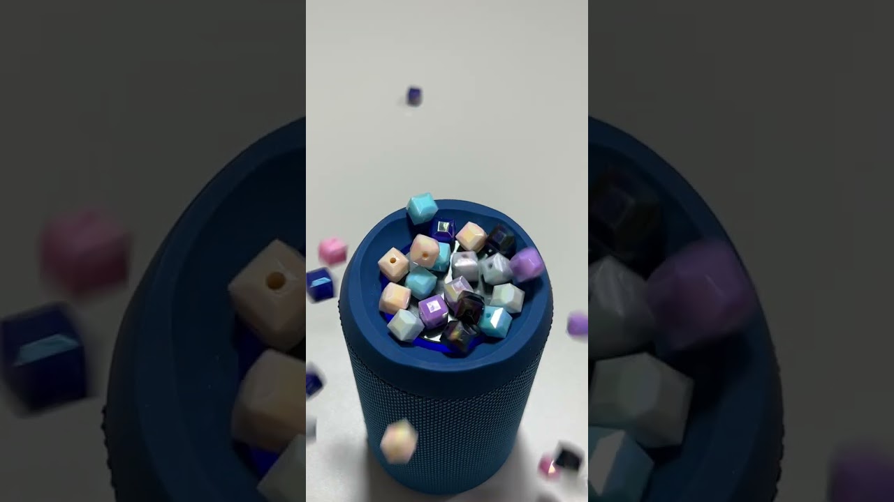 Colorful beads bounce on the speaker 💗 