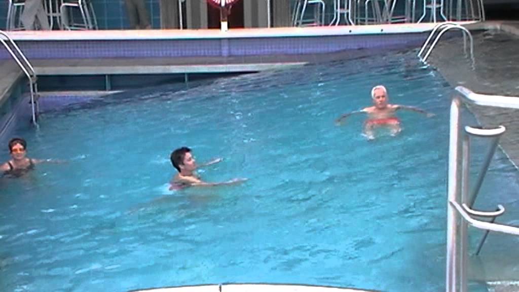 Fred Olsen Blackwatch - Pool disaster - YouTube
