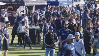 Fans pack Snapdragon Stadium ahead of San Diego FC's first-ever playoff match