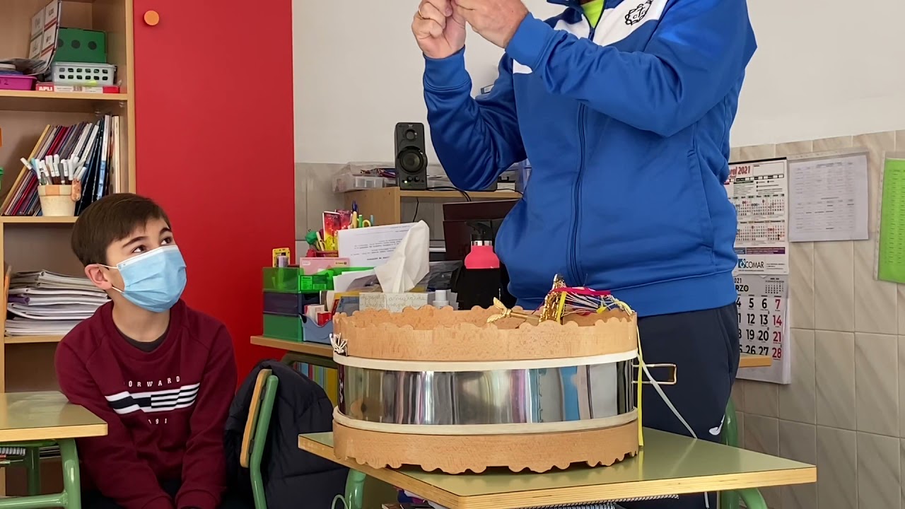 Montando un tambor ( Semana Santa Moratalla 2021) Eloy Martínez Sánchez