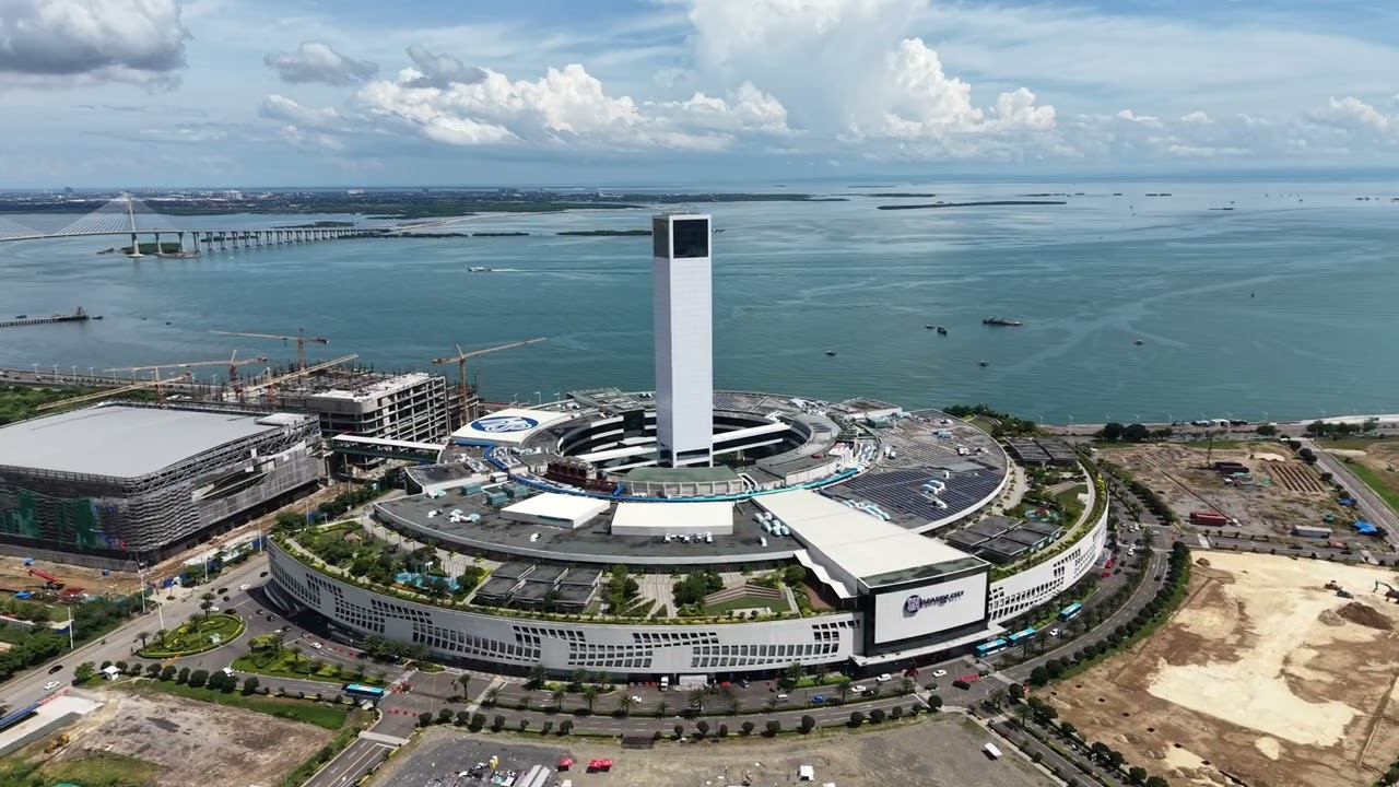 SM seaside Day and Night