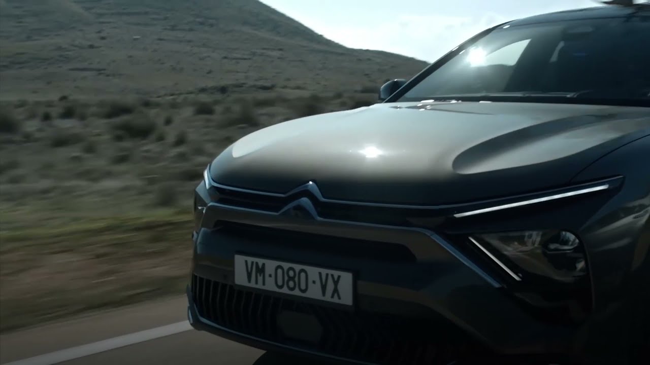 Nuevo Citroën C5 X: el tope de gama Citroën renace como una mezcla de SUV y  familiar, con versión híbrida enchufable