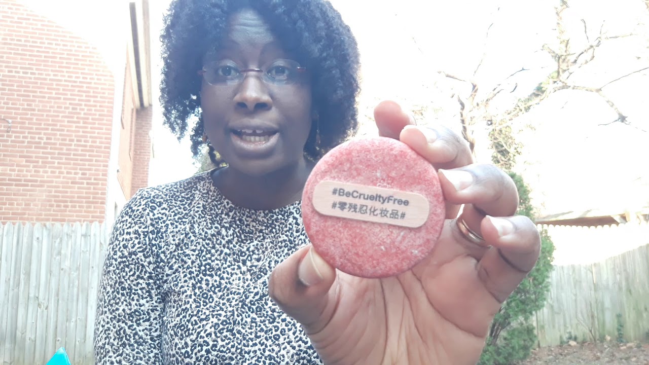 Shampoing solide clarifiant: "New" de Lush