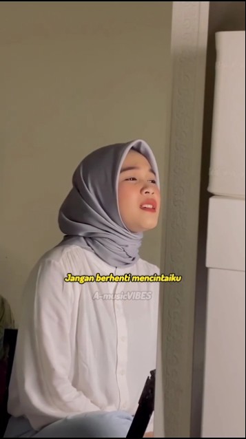 Jangan berhenti mencintaiku - Nadya Febriyanti ##lagusedih #lagustorywa #storywa #coverlagu #lagu