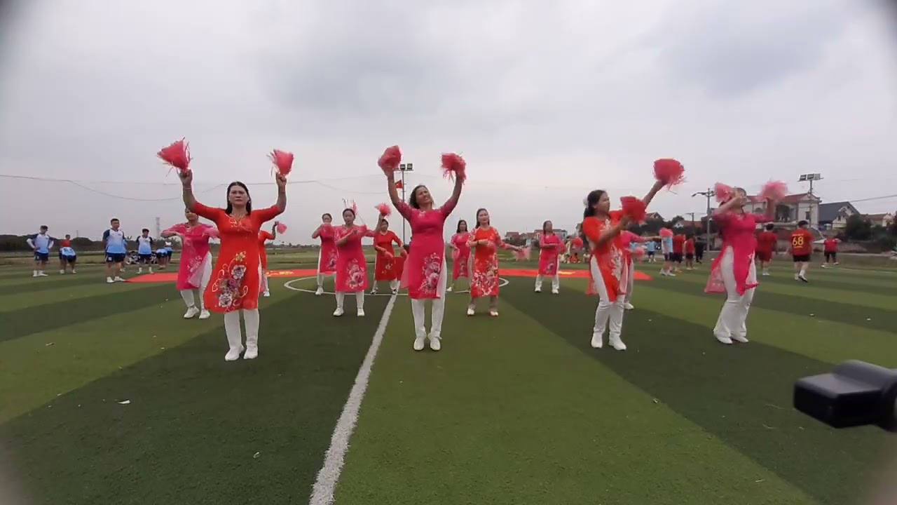 Tôi yêu bóng đá .clb dân vũ long cầu 