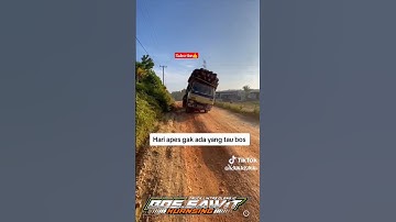 TRUK SAWIT TERGULING DI JALAN MIRING WOII #shorts #short #youtubeshorts #viral #trending