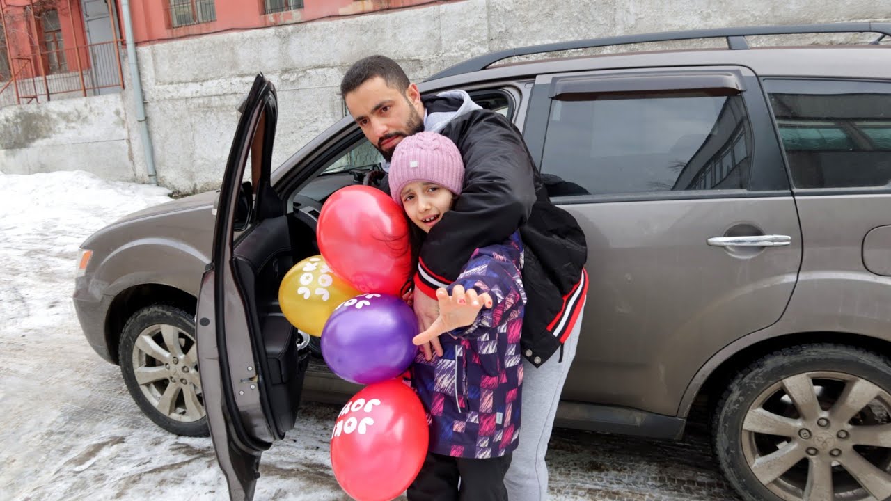 لما بنتك الصغيرة تطلع لحالها برا البيت وتنخطف 😱 فيلم قصير عن خطف الاطفال بالسيارة 😭 شوف حصل اية !!