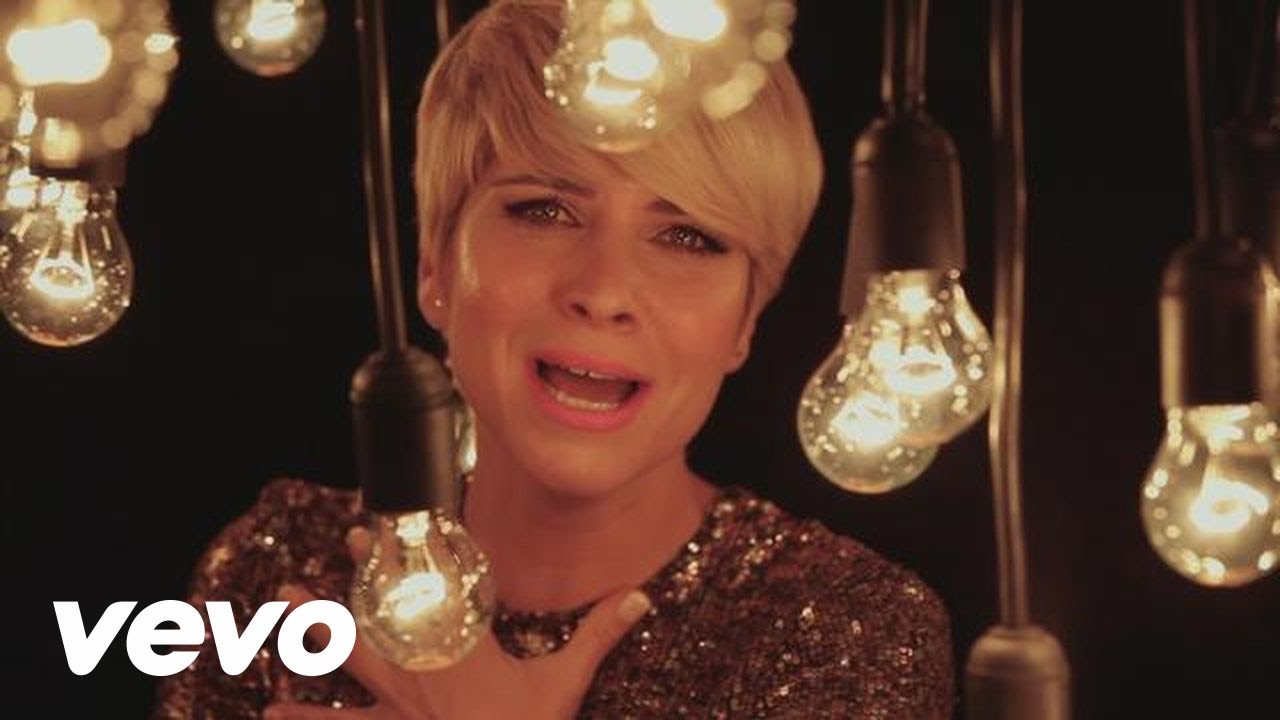 Pasión Vega - Rincones Oscuros (Videoclip)