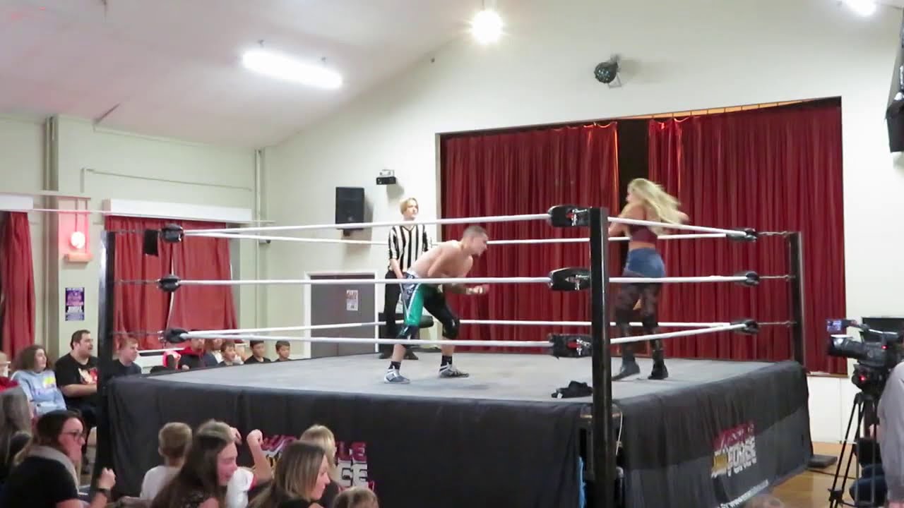 (Intergender match) Monica Passeri vs Darrell Allen