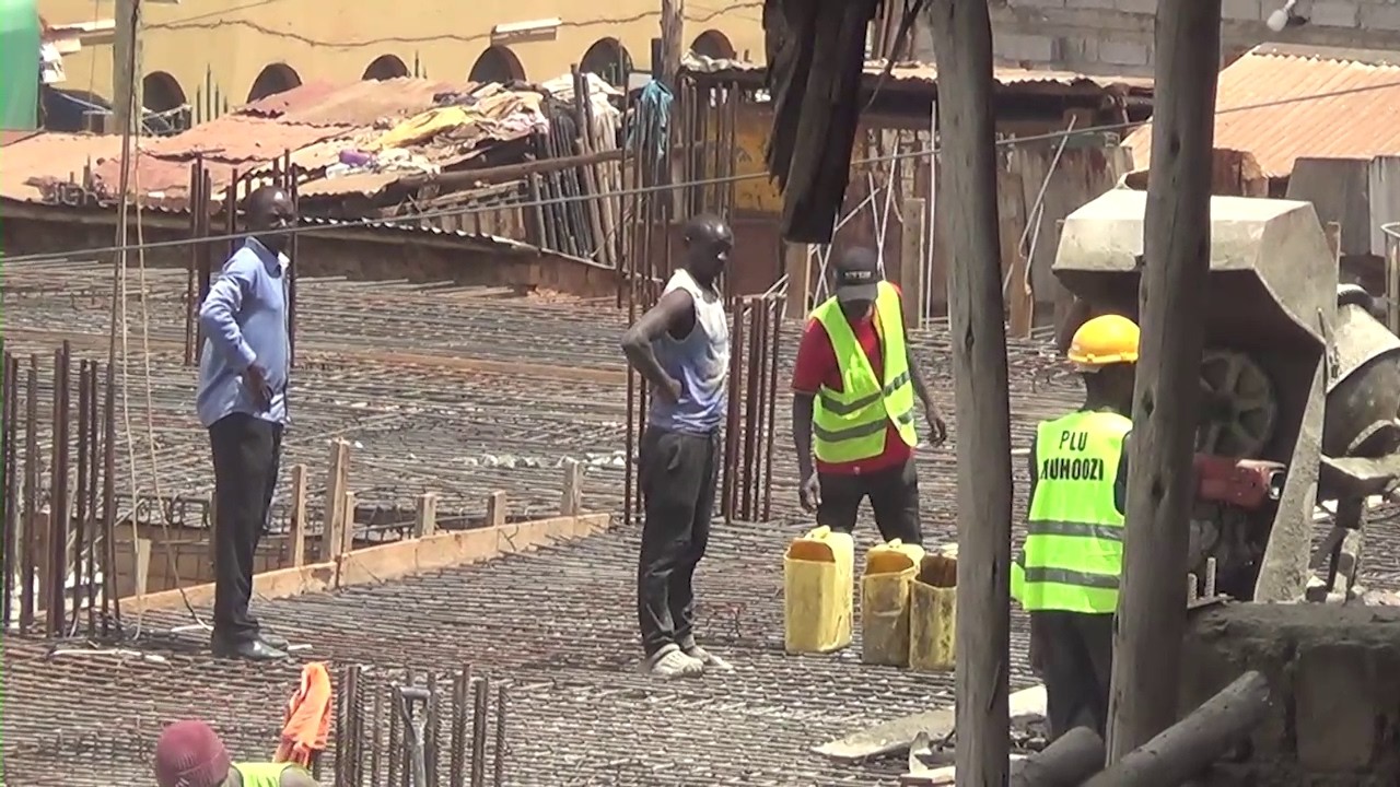 Agabuutikidde Ekkubo litabudde Bannannyini bizimbe waliwo alizimbyemu ekizimbe KCCA eyimirizza abazi