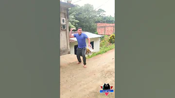حرامى الحذاء بذكاء مضحك جدا مواقف مضحكة جدا مقاطع مضحكة جدا فيديوهات مضحكة دموع الكوميديا 