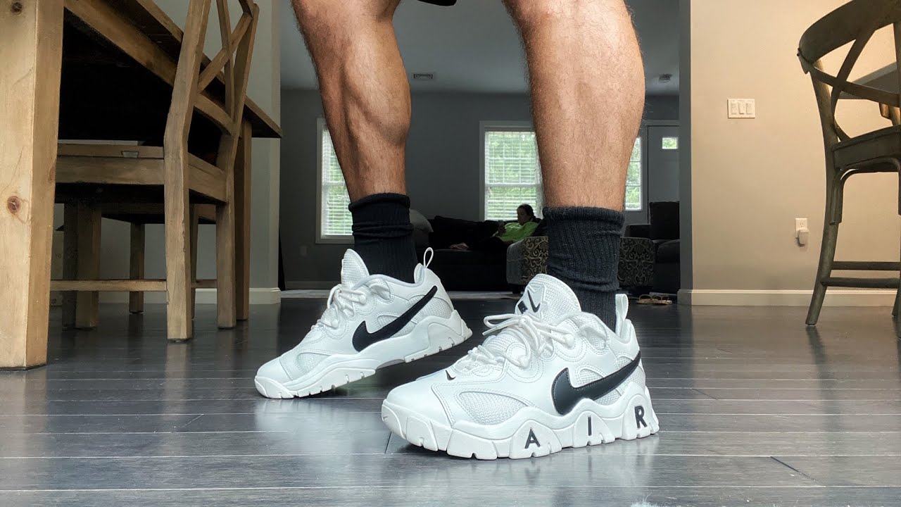 nike air barrage on feet