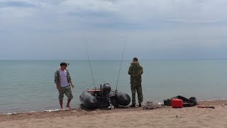 РАЗВЕДКА! РЫБАЛКА на РЕКЕ и ГОРОДСКОМ ПЛЯЖЕ.