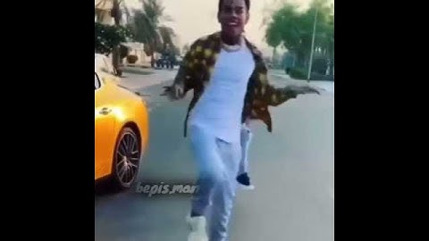 Rappers dancing to Anime Thighs