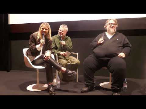 Rencontre avec Guillermo Del Toro après Nightmare Alley still