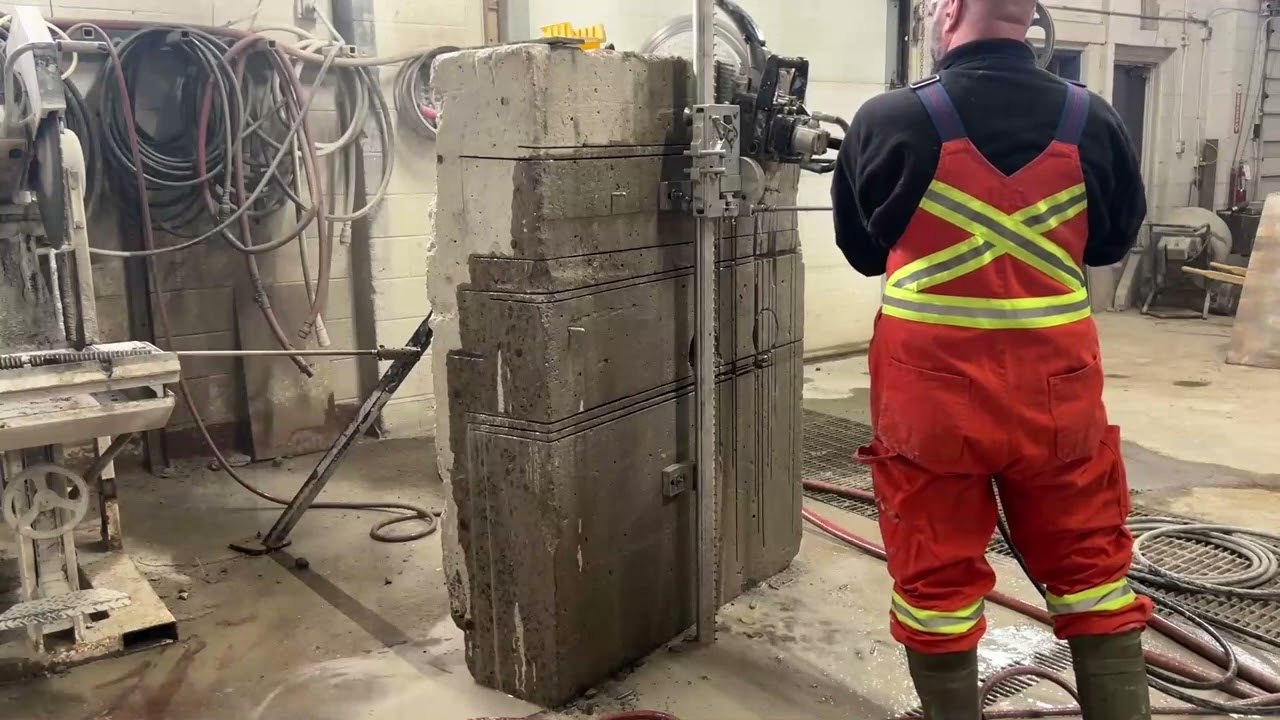 Demo - Hydraulic Dragon Track Saw