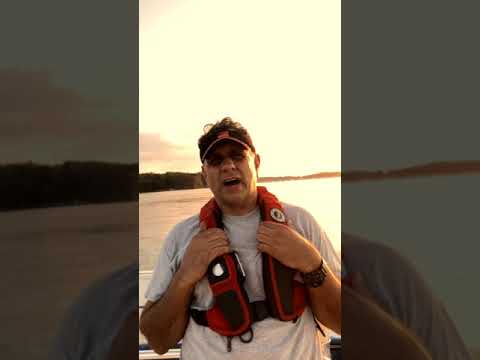 Video: Life Jacket With MOB Transmitter And Stable Spray Cap