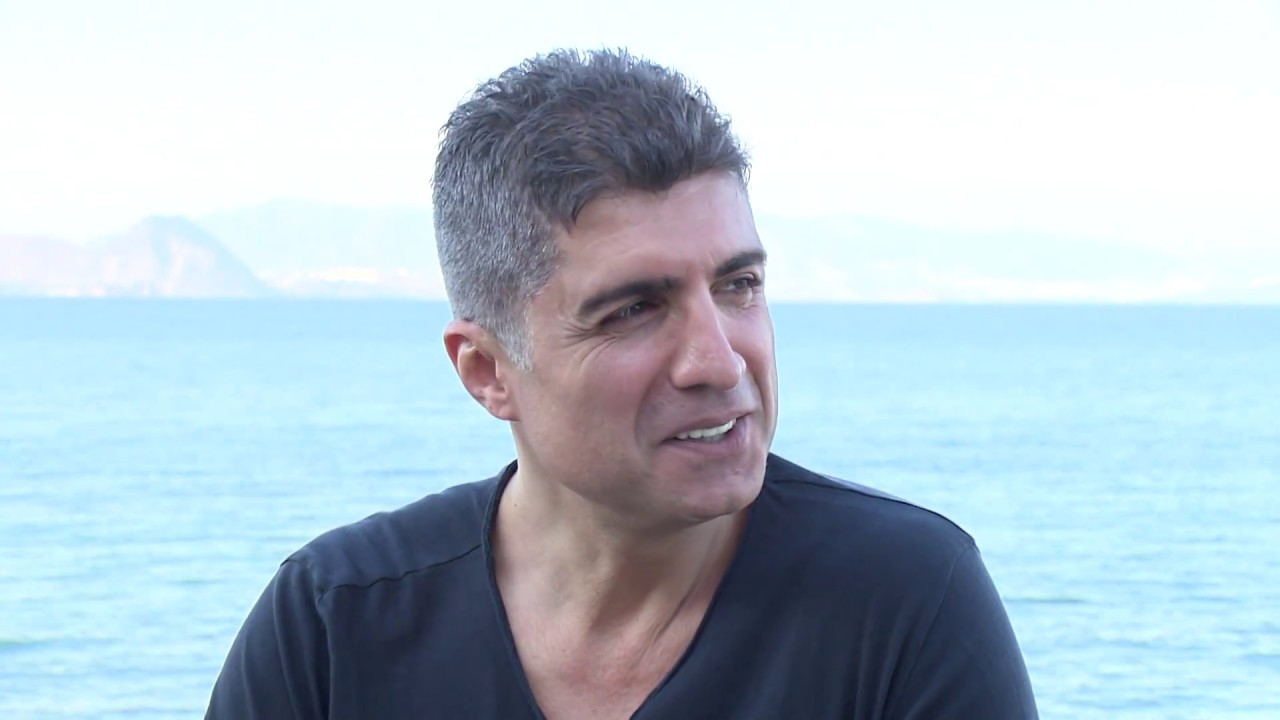 İstanbullu Gelin'de başrol oynayan Özcan Deniz'den açıklamalar.Nurgül Yeşilçay neler söyledi.