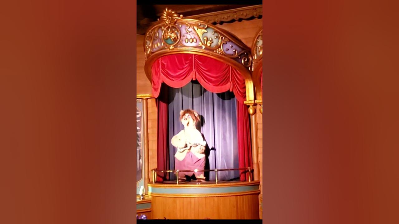 Listen to him sing about his woman! | #disney #disneyworld #countrybearjamboree
