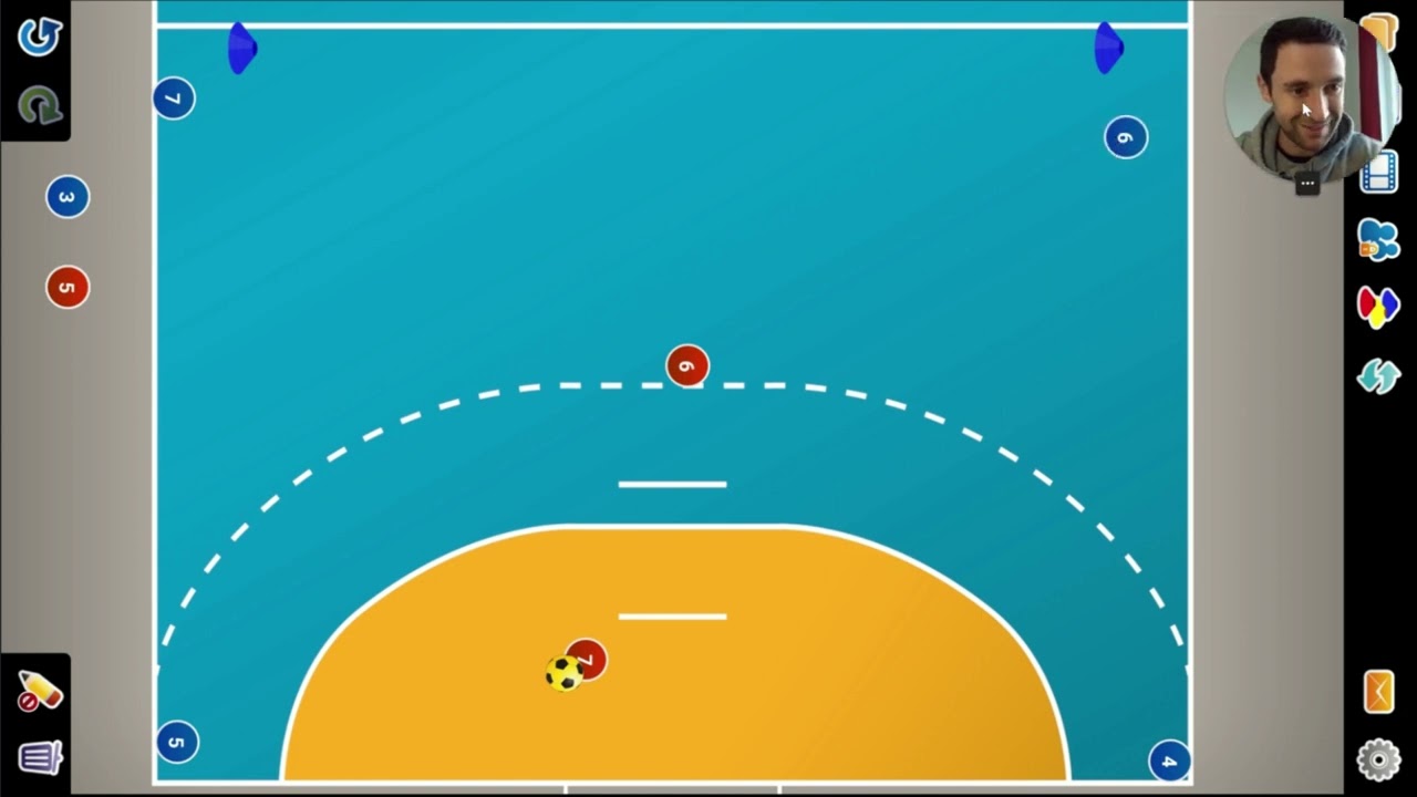 So trainierst du Gegenstoß & Schnelle Mitte auf einer halben Halle!