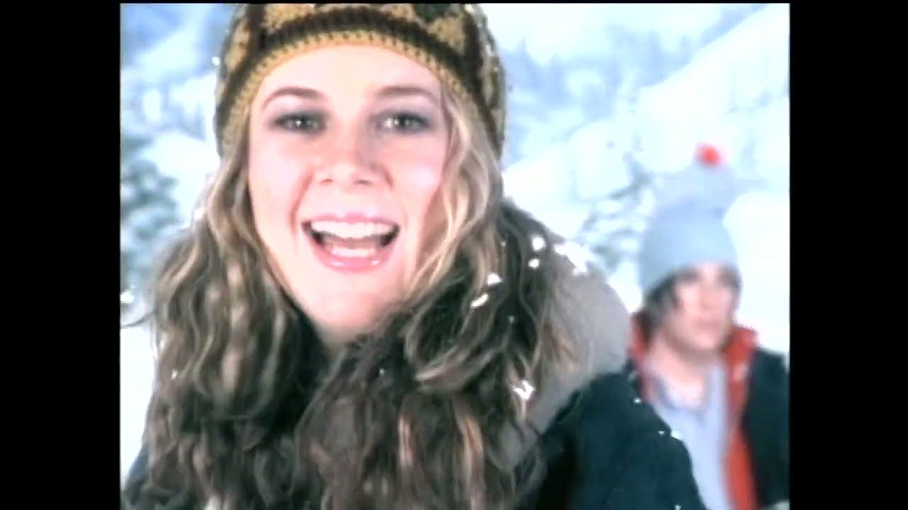 Luscious Jackson - Let It Snow (1999 Music Video) adlı videoyu YouTube'da izle Luscious Jackson - Let It Snow (1999 Music Video) adlı videoyu YouTube'da izle