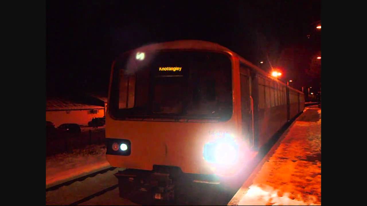 574 ニューバランス Train Horns & 2Tones V3