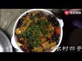 农村四哥：幺妈做美食，小丫头旁边调皮，小家伙真是全家的开心果