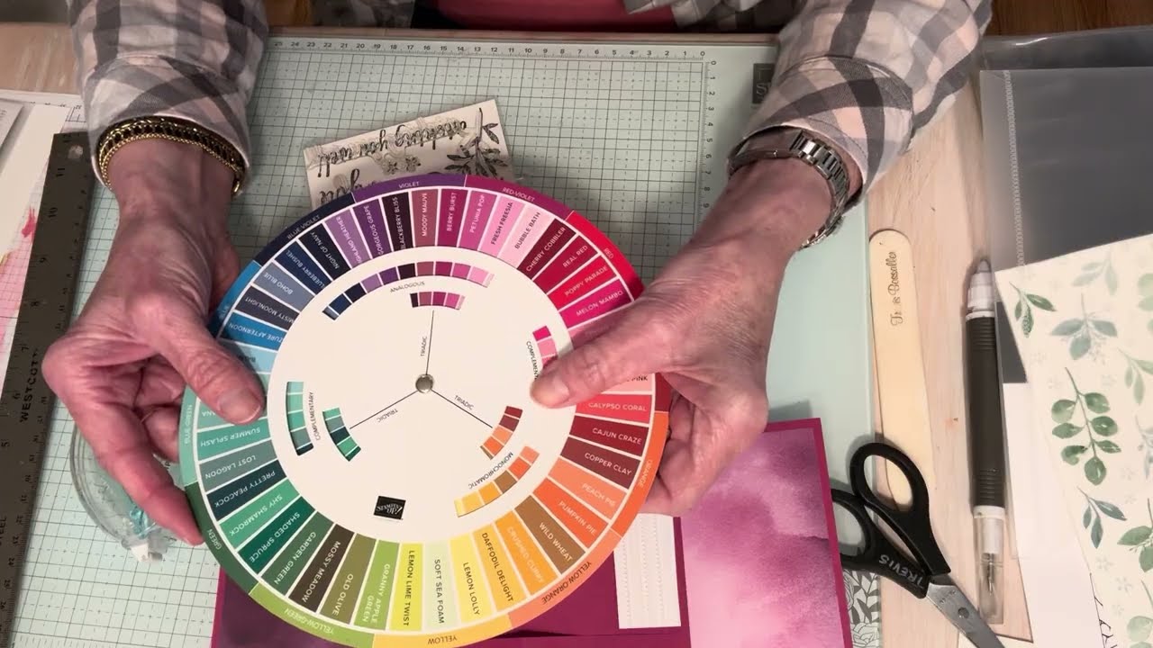 Открытка-трансформер с объемным центральным элементом, созданная Тревисом 10 февраля 2026 года ко...