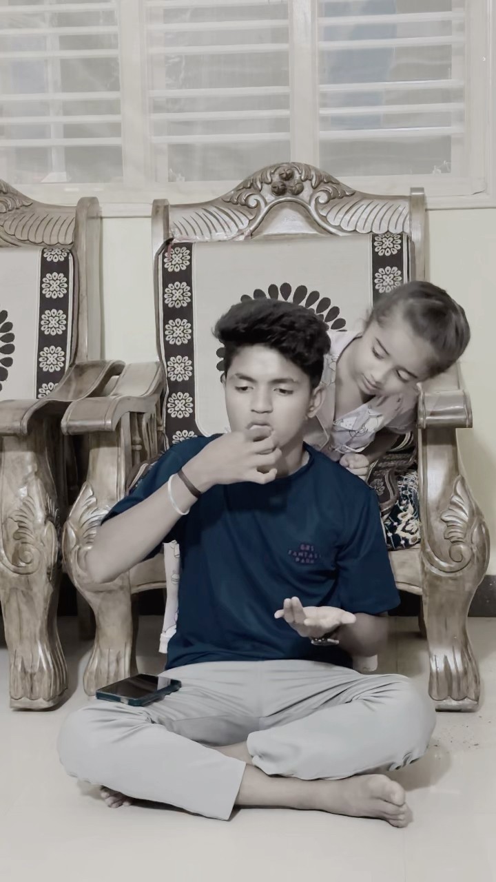 Wait for end ?? @nishita1962 #habit #parents #mobile #couple #funny #viralshorts #youtube