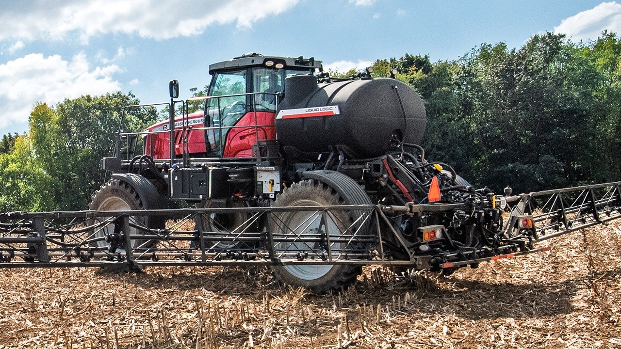 Massey Ferguson 500R Sprayer (Field Test Footage)