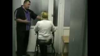 Тимошенко ругается с охранником! Прикол! Тимошенко ругается с охранником! Прикол!