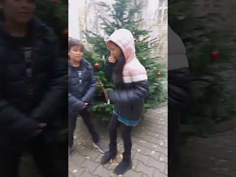 ضحكوا مع لارا وليث كحة سعلة     قناة براعم الجنة  