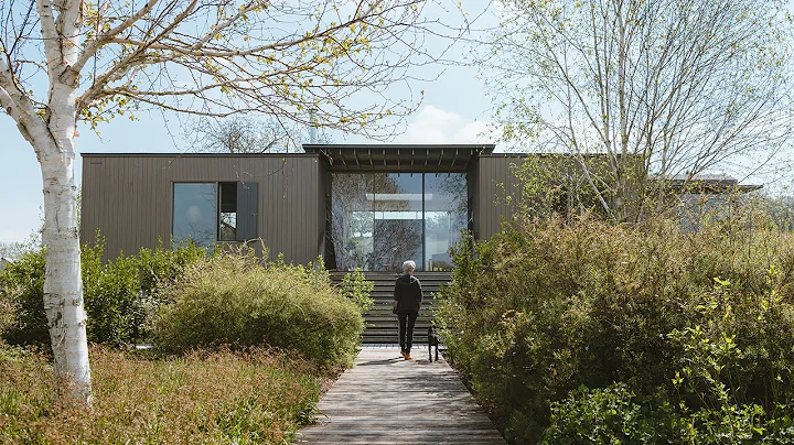 A Flood-Proof Home That Looks To The River Thames ...