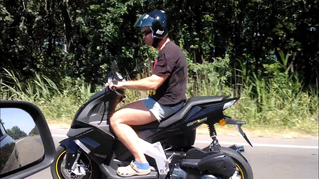 Скутер дерби gp1 250