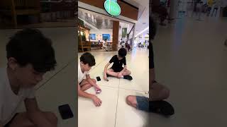Ricardinho batendo figurinha no shopping….#shorts