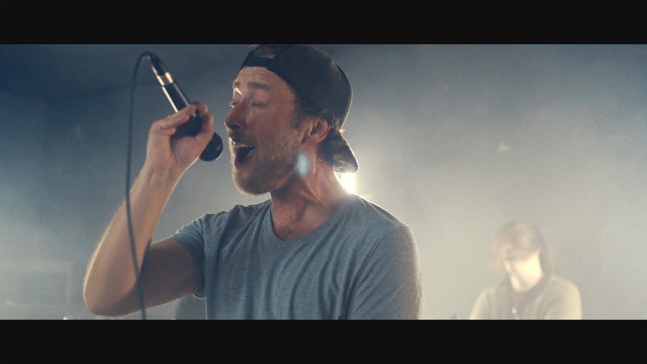 Смотреть «Rival Town - Open Windows (OFFICIAL MUSIC VIDEO)» на YouTube Смотреть «Rival Town - Open Windows (OFFICIAL MUSIC VIDEO)» на YouTube