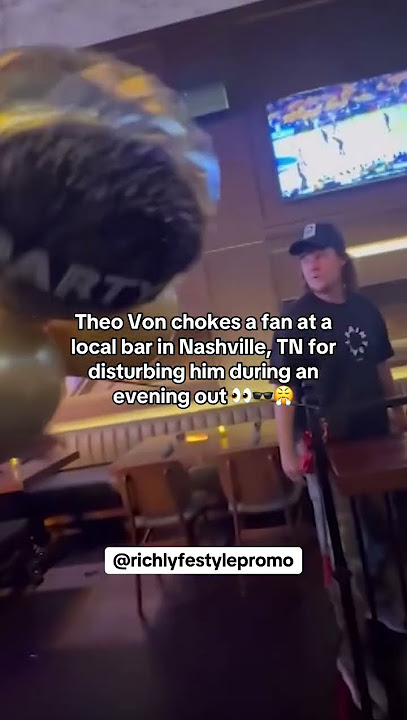 Theo Von chokes fan at club in Nashville, TN #theovon #nashville #tennessee #bar #local #choker #wow