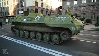 Walking in the center of Kyiv. Ukraine parades destroyed Russian tanks on Independence Day 2023 / 4k