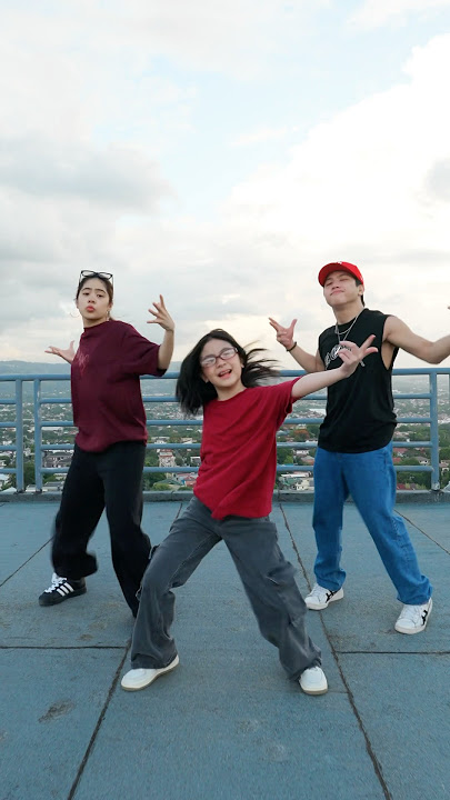 Download lagu Turning Heads Sibling Dance! #shorts