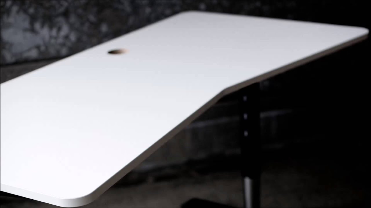 Sterling Interiør: Kontorarbeidsplass med V-profil bordplate